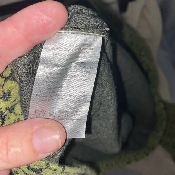 KAVU Pullover Top S Green Black Thumbholes Hiking Outdoor Layer Casual Trailwear - Picture 7 of 8